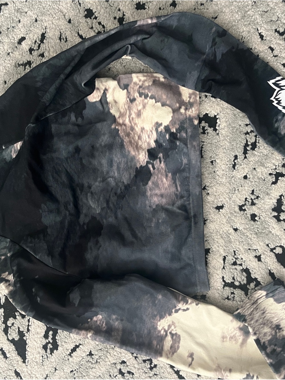 She Darc Long Sleeve Crop Top in Black & Cream - Picture 2 of 3